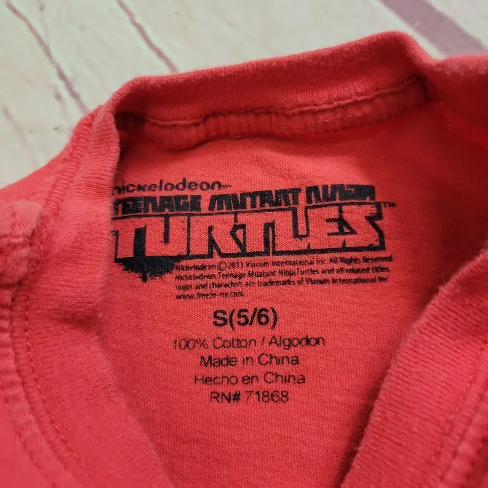 Ninja Turtle Christmas shirt S5/6